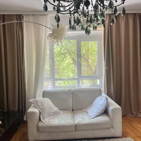 Apartamento Charming Apartment/king Size Bed Bucarest